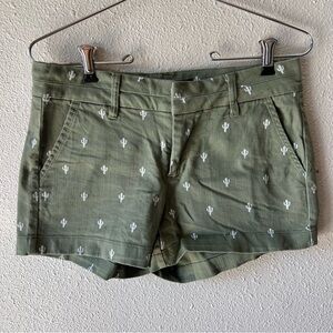 Francesca’s Dark Olive Cactusclea Size Small Shorts